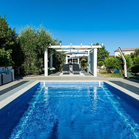 Villa Sebastiana 12 Persone Medulin